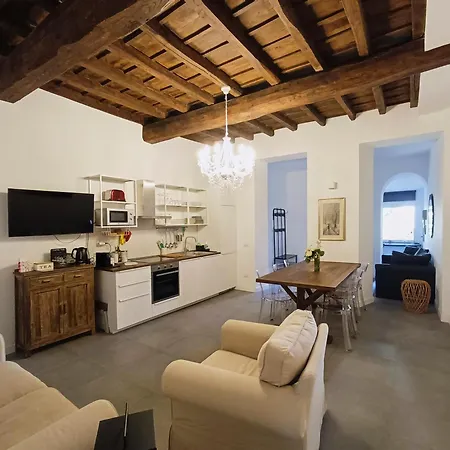 La Tua Casa A Viadelcorso דירה רומא